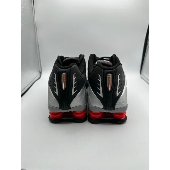 Nike Shox R4 GS “OG” 2025 size 5y/6.5 womens - Picture 4 of 7